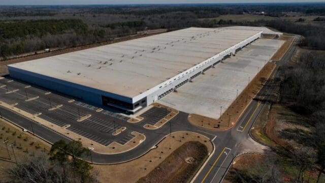 Social Circle warehouse ICE wants to convert into an immigrant detention center.  (File photo SRN NEWS/AP)